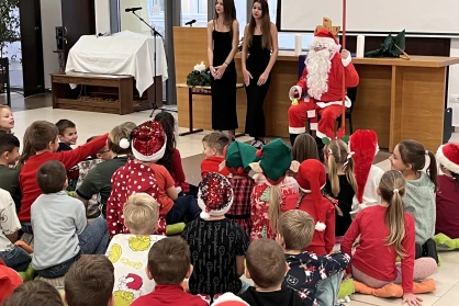 A Mikulás mindenhol ugyanazt keresi