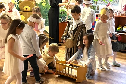 A legnagyobb ajándék fénye – karácsonyi ünnepség az óvodában