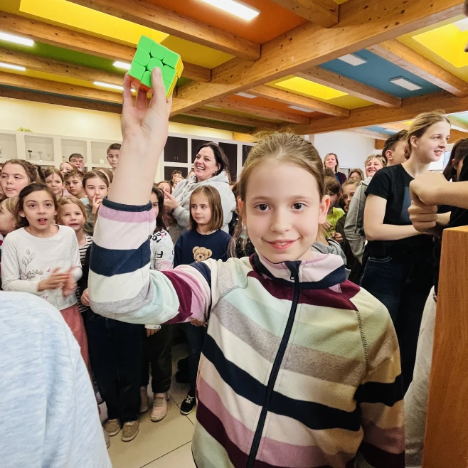 Logika, játék, verseny – Rubik-kocka-bajnokság az aulában