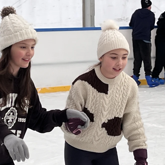 Visszatért a jégre a Hunyadi – közösségi korcsolyázás az új félév első napján
