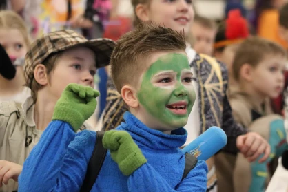 Vidám hangulat és színes kavalkád - Farsangi délelőtt az alsó tagozaton