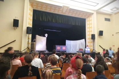 Színpadon a hősiesség és a humor – János vitéz a Déryné Program jóvoltából