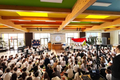 Időutazás a forradalom emlékére – különleges ünnepi műsor a Hunyadiban