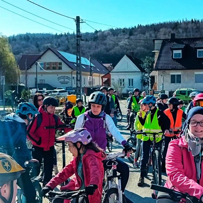 Tavaszköszöntő "medvetalpas" kerékpártúra Ágfalvára