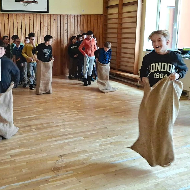 Tavaszi játék, közös élmény – Húsvéti napközis játszóház az alsó tagozaton