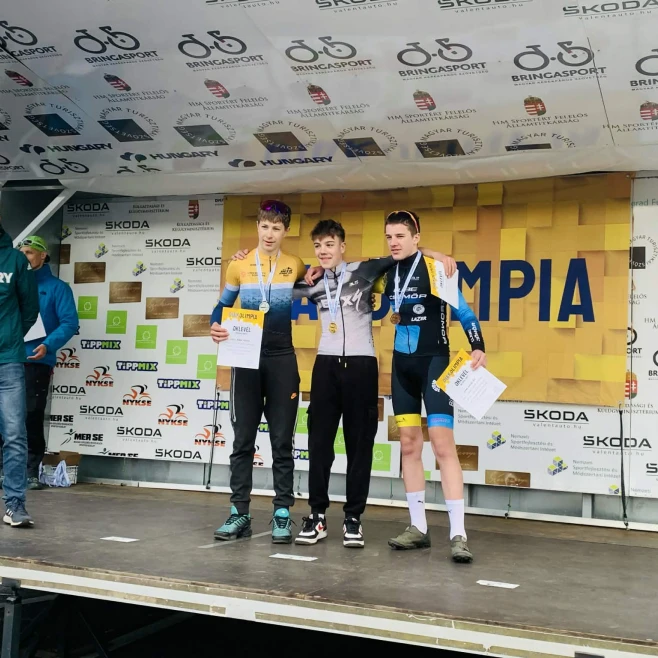 Száguldás az élmezőnyben – országos ezüstérem Debrecenből