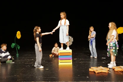 Színpadon formálódó történetek – ezüst minősítés és különdíj a gyermekszínjátszó találkozón