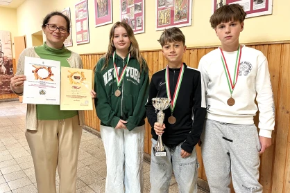 Homokzsákok, tesztek és egy bronzérem a tűzoltóságon