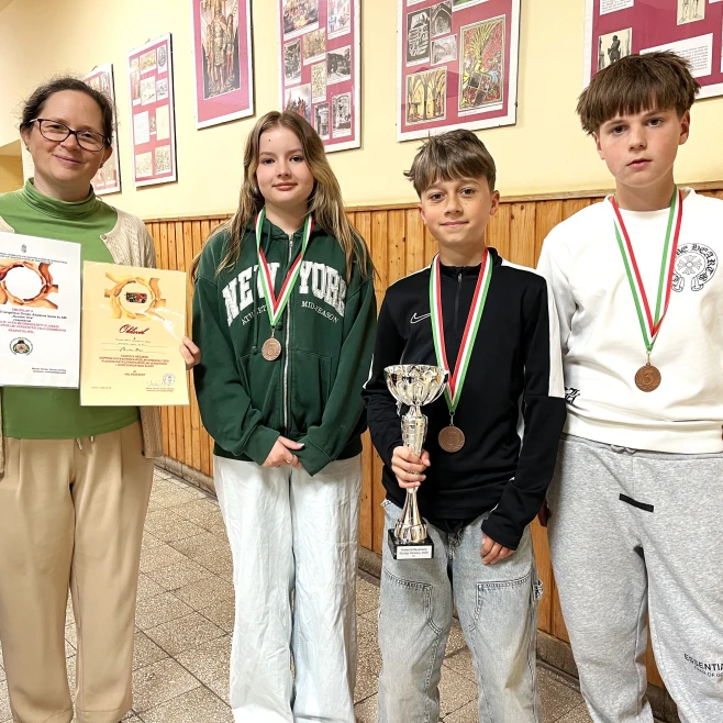 Homokzsákok, tesztek és egy bronzérem a tűzoltóságon