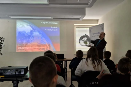 Kőzetek, kérdések és válaszok – így telt a Föld napja a 4.c-ben