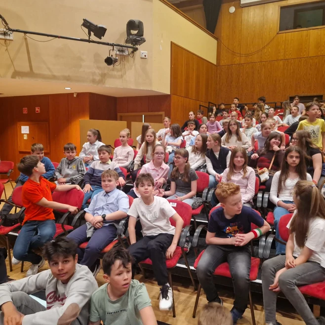 A legkisebb is útnak indul – Babszem Jankó a színpadon