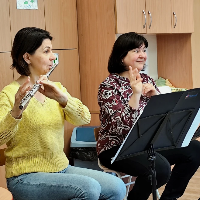 Amikor a fuvola madárrá változik: erdei mese kelt életre az óvodában