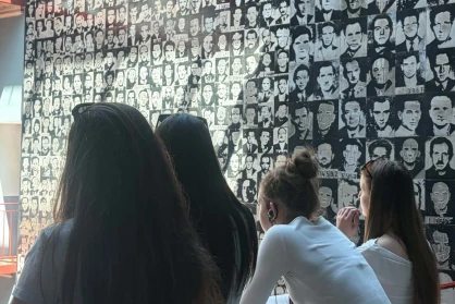 Töténelem közelről - nyolcadikosok a Terror Házában