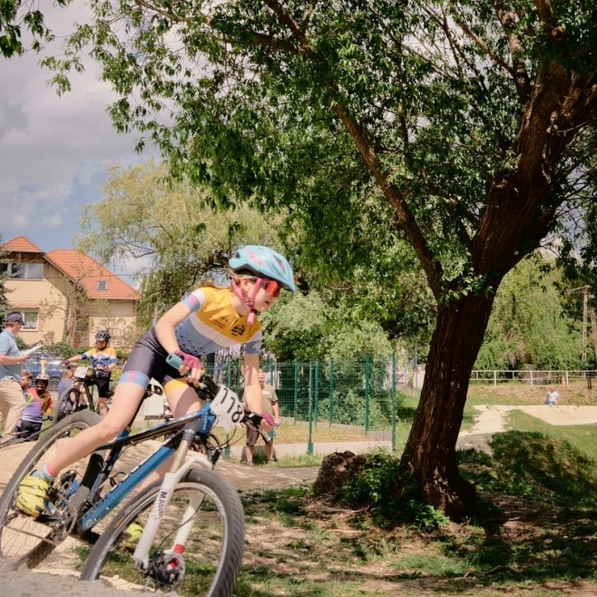 Gyorsabban, magasabb korosztályban, ismét a dobogón