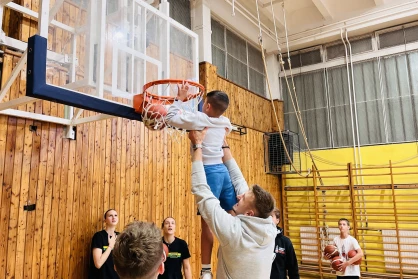 Kosártoborzó a nagytornateremben