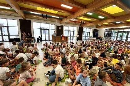 A víztől a bizalomig – elkezdődtek a pénteki áhítatok