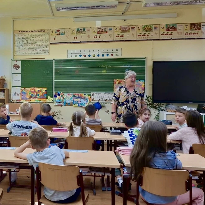 Amikor a mesék bekopogtak a tantermekbe