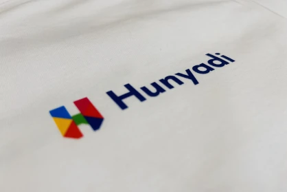 Megérkeztek a hunyadis pólók!