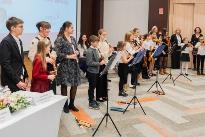 Művészeti iskolánk tanulói szerepeltek a Soproni Gyógyközpont Tudományos Értekezletén